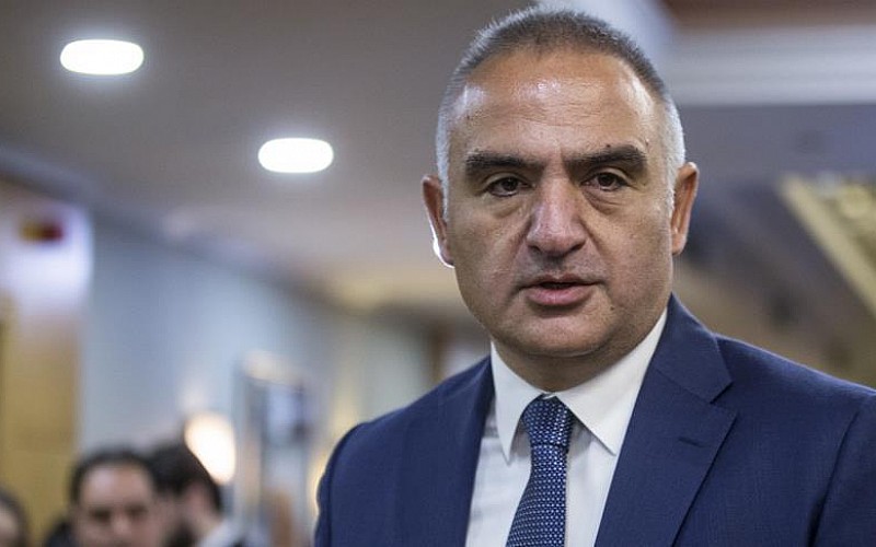 Bakan Ersoy, dünyaca ünlü Türk dizilerinin çekildiği Bozdağ Film Platolarını ziyaret etti Bakan Ersoy, dünyaca ünlü Türk dizilerinin çekildiği Bozdağ Film Platolarını ziyaret etti