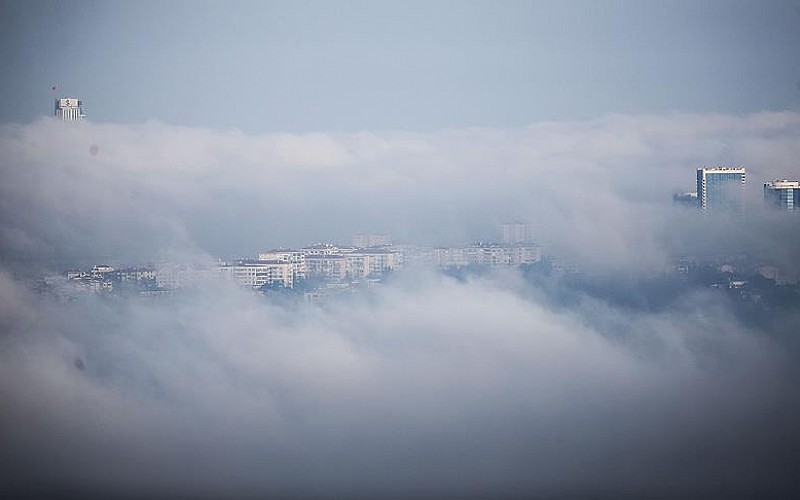 İstanbul Boğazı'nda sis nedeniyle gemi trafiği askıya alındı İstanbul Boğazı'nda sis nedeniyle gemi trafiği askıya alındı