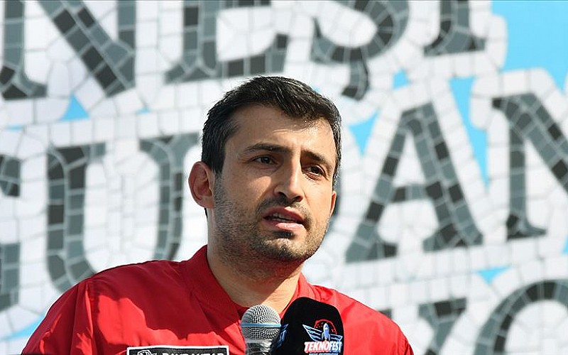 Selçuk Bayraktar, Yalova'da TEKNOFEST Drone Şampiyonası'nın 2. etabında konuştu Selçuk Bayraktar, Yalova'da TEKNOFEST Drone Şampiyonası'nın 2. etabında konuştu