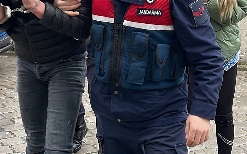 Jandarmanın 5 ildeki uyuşturucu operasyonlarında 346 şüpheli yakalandı Jandarmanın 5 ildeki uyuşturucu operasyonlarında 346 şüpheli yakalandı