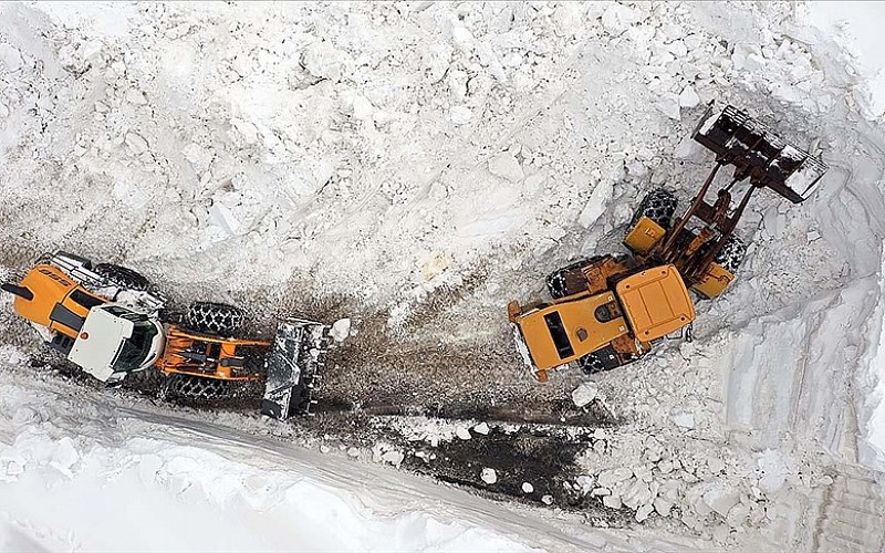 Malatya'da kar nedeniyle evinde mahsur kalan yaşlı adam kurtarıldı Malatya'da kar nedeniyle evinde mahsur kalan yaşlı adam kurtarıldı