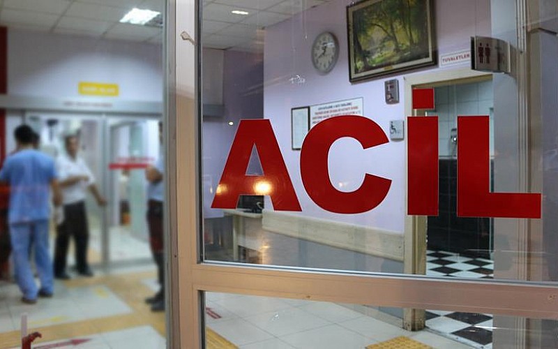 Bursa'da 14 öğrenci gıda zehirlenmesi şüphesiyle hastaneye kaldırıldı Bursa'da 14 öğrenci gıda zehirlenmesi şüphesiyle hastaneye kaldırıldı