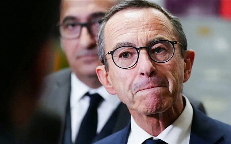 Fransa İçişleri Bakanı üniversitelerde başörtüsü yasağı istiyor Fransa İçişleri Bakanı üniversitelerde başörtüsü yasağı istiyor