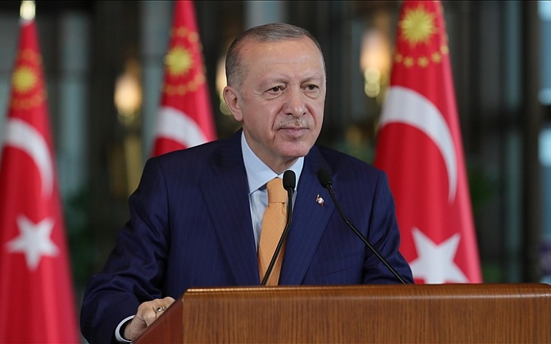 Cumhurbaşkanı Erdoğan, Süper Lig'e yükselen 3 futbol kulübünün başkanlarını kabul etti Cumhurbaşkanı Erdoğan, Süper Lig'e yükselen 3 futbol kulübünün başkanlarını kabul etti