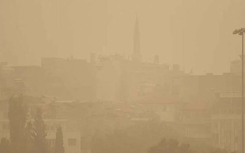 Meteoroloji'den yeni uyarı: Sıcaklık, sağanak ve toz taşınımı bir arada Meteoroloji'den yeni uyarı: Sıcaklık, sağanak ve toz taşınımı bir arada