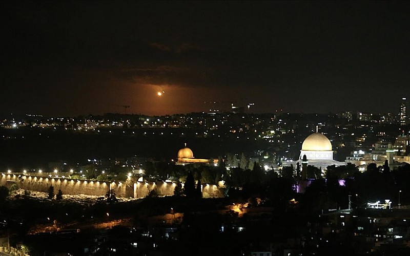 İsrail ordusu, İran'dan yeni füze saldırıları düzenlendiğini açıkladı İsrail ordusu, İran'dan yeni füze saldırıları düzenlendiğini açıkladı