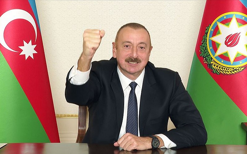 Aliyev, Karabağ Zaferi'nin 5. yılı dolayısıyla düzenlenen geçit töreninde konuştu Aliyev, Karabağ Zaferi'nin 5. yılı dolayısıyla düzenlenen geçit töreninde konuştu
