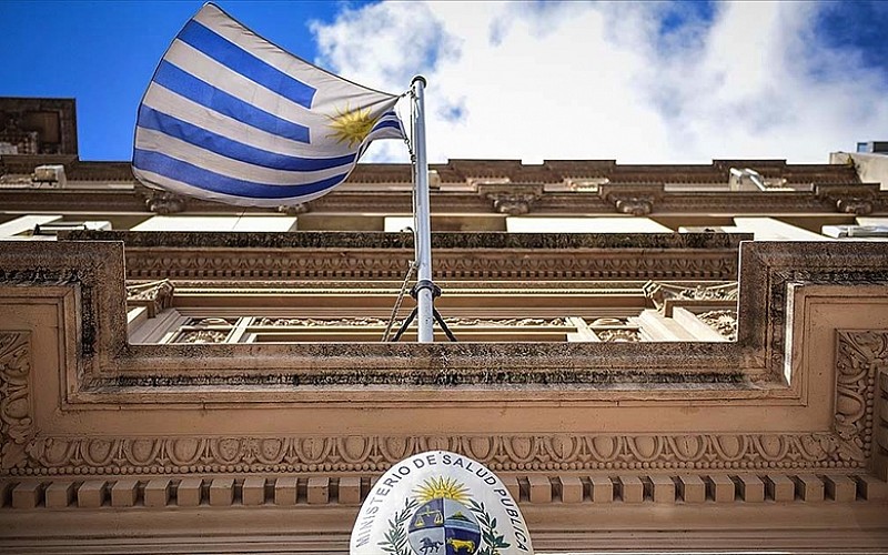 Uruguay'da devlet başkanı seçiminin kazananı 2. turda belirlenecek Uruguay'da devlet başkanı seçiminin kazananı 2. turda belirlenecek