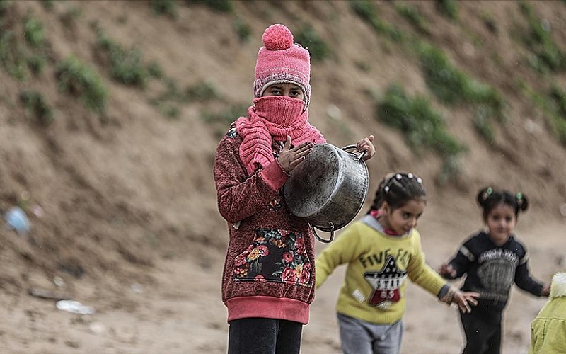 Gazze'de yetersiz beslenme nedeniyle bir çocuk daha hayatını kaybetti Gazze'de yetersiz beslenme nedeniyle bir çocuk daha hayatını kaybetti