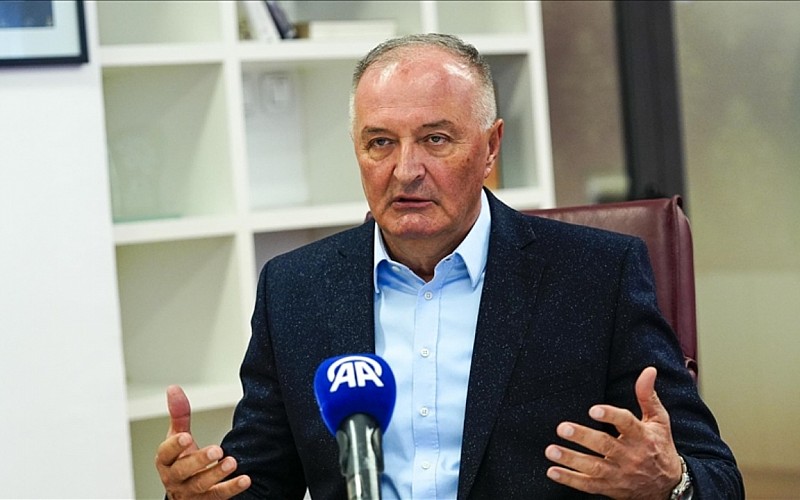 Bosna Hersek Savunma Bakanı Helez'den "TB2 Bayraktar" teşekkürü Bosna Hersek Savunma Bakanı Helez'den "TB2 Bayraktar" teşekkürü