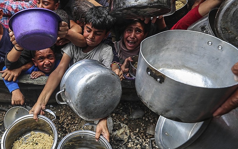 Gazze'de yardım konvoylarının güvenliğini aşiretler sağladı Gazze'de yardım konvoylarının güvenliğini aşiretler sağladı