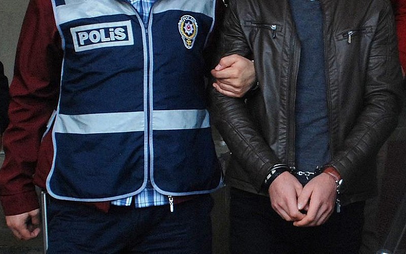 Adıyaman'da terör örgütü PKK operasyonunda gözaltına alınan zanlı tutuklandı Adıyaman'da terör örgütü PKK operasyonunda gözaltına alınan zanlı tutuklandı