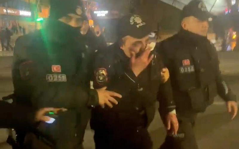 Bakan Yerlikaya: Gösterilerde 343 şüpheli gözaltına alındı Bakan Yerlikaya: Gösterilerde 343 şüpheli gözaltına alındı