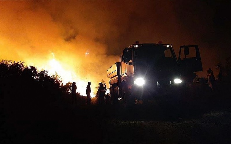 Çanakkale'deki orman yangını kontrol altına alındı Çanakkale'deki orman yangını kontrol altına alındı