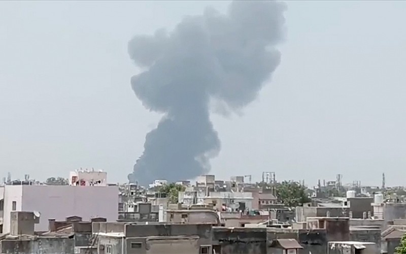 Hindistan'da uçak kazası! Kurtulan olmadığı düşünülüyor! Hindistan'da uçak kazası! Kurtulan olmadığı düşünülüyor!