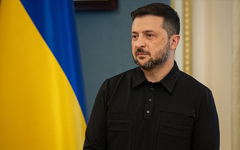 Zelenskiy, 9 Mayıs'ta Moskova'daki Kızıl Meydan'a saldırmayacaklarına dair kararname imzaladı Zelenskiy, 9 Mayıs'ta Moskova'daki Kızıl Meydan'a saldırmayacaklarına dair kararname imzaladı
