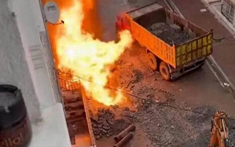 Avcılar'da doğal gaz bomba gibi patladı! Avcılar'da doğal gaz bomba gibi patladı!
