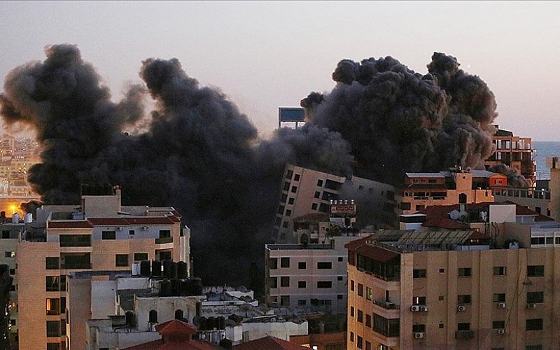 İsrail'in Gazze'ye saldırısında Filistinli gazeteci, eşi ve 3 çocuğu yaşamını yitirdi İsrail'in Gazze'ye saldırısında Filistinli gazeteci, eşi ve 3 çocuğu yaşamını yitirdi