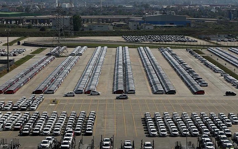 Araç sahipleri dikkat! Motorine zam geliyor Araç sahipleri dikkat! Motorine zam geliyor