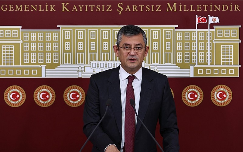 CHP Genel Başkanı Özel, canlı yayında soruları yanıtladı CHP Genel Başkanı Özel, canlı yayında soruları yanıtladı