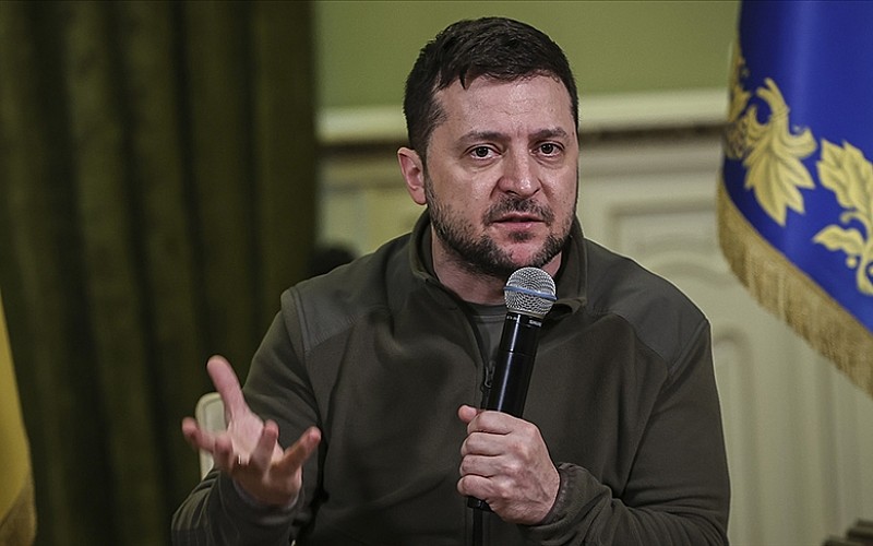 Zelenskiy: 'Rusya'nın düzenlediği saldırıda en az 4 kişi öldü, 30'dan fazla kişi yaralandı' Zelenskiy: 'Rusya'nın düzenlediği saldırıda en az 4 kişi öldü, 30'dan fazla kişi yaralandı'