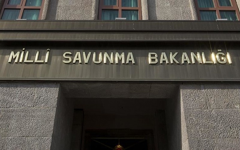 MSB'den teröristlere net mesaj: Silah bırakmayan herkes meşru hedefimizdir MSB'den teröristlere net mesaj: Silah bırakmayan herkes meşru hedefimizdir