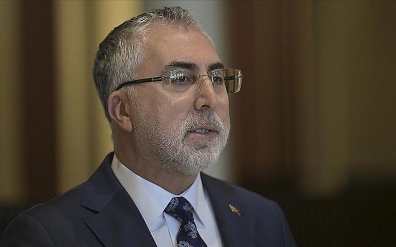 Çalışma ve Sosyal Güvenlik Bakanı Işıkhan, işçilerle bir araya geldi Çalışma ve Sosyal Güvenlik Bakanı Işıkhan, işçilerle bir araya geldi