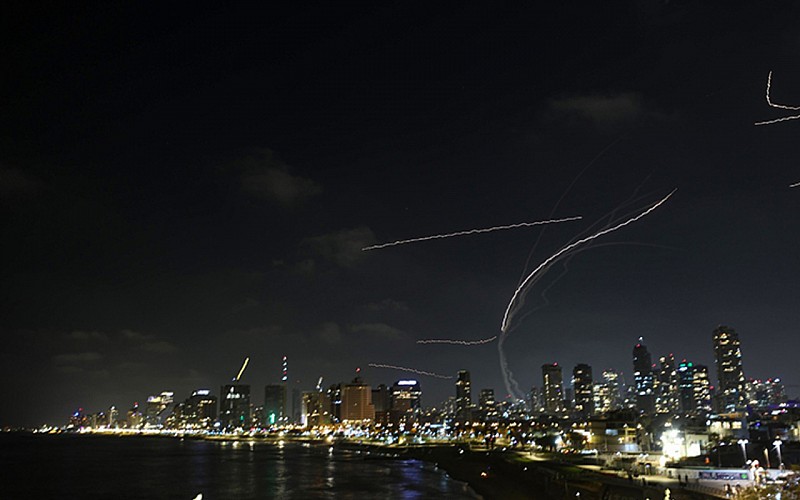 İsrail, Natanz'ın yanı sıra İsfahan'daki nükleer tesisi de vurdu İsrail, Natanz'ın yanı sıra İsfahan'daki nükleer tesisi de vurdu