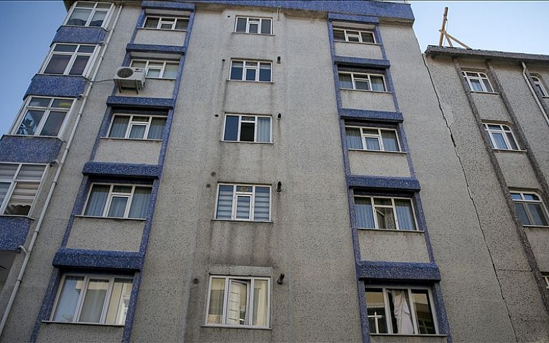 Yıkılan binaların sorumluları hakkında hukuki süreç başladı Yıkılan binaların sorumluları hakkında hukuki süreç başladı