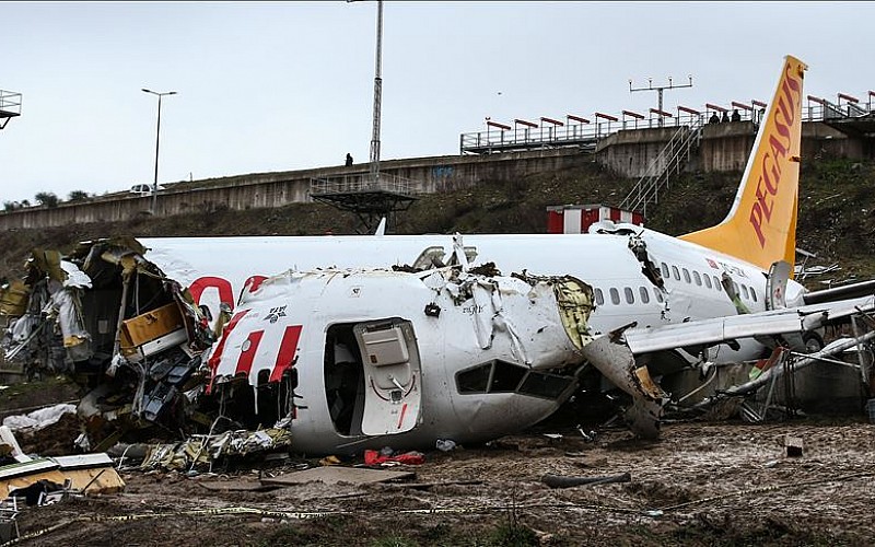 Uçak kazasında ölen 67 kişinin cansız bedeni sudan çıkarıldı Uçak kazasında ölen 67 kişinin cansız bedeni sudan çıkarıldı
