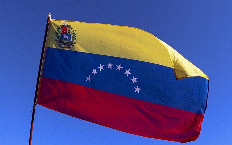 Venezuela, ABD savaş gemisinin demirlediği Trinidad ve Tobago ile enerji anlaşmalarını askıya aldı Venezuela, ABD savaş gemisinin demirlediği Trinidad ve Tobago ile enerji anlaşmalarını askıya aldı