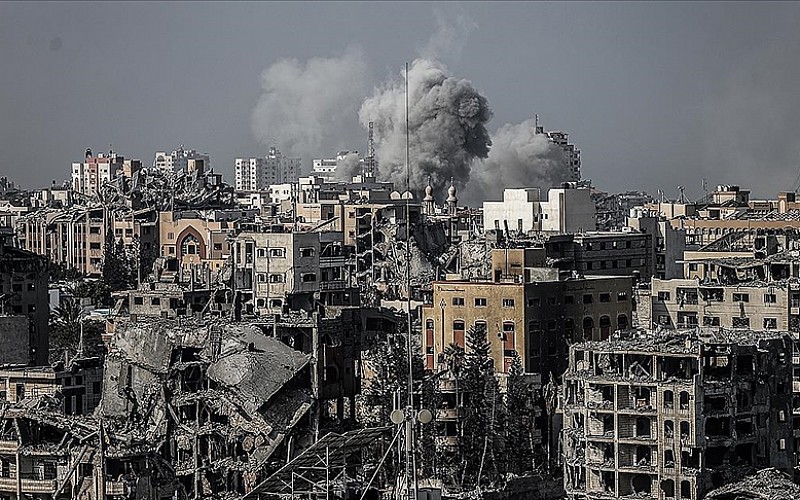 İsrail'in Gazze'de bir eve ve bir grup Filistinliye yönelik saldırısında 11 kişi katledildi İsrail'in Gazze'de bir eve ve bir grup Filistinliye yönelik saldırısında 11 kişi katledildi