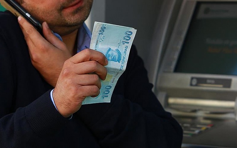 Bursa'da telefonla dolandırıcılık yapan 2 zanlı tutuklandı Bursa'da telefonla dolandırıcılık yapan 2 zanlı tutuklandı