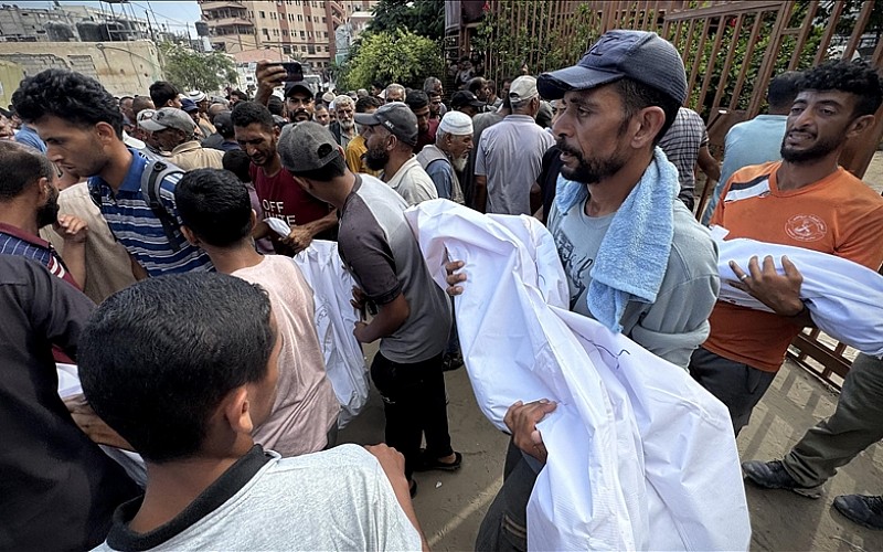 İsrail'in yardım dağıtım noktasına düzenlediği saldırıda 12 kişi öldü İsrail'in yardım dağıtım noktasına düzenlediği saldırıda 12 kişi öldü