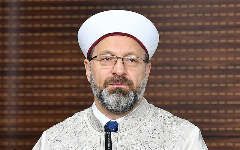 Diyanet İşleri Başkanı Ali Erbaş, AA'nın "Yılın Kareleri" oylamasına katıldı Diyanet İşleri Başkanı Ali Erbaş, AA'nın "Yılın Kareleri" oylamasına katıldı