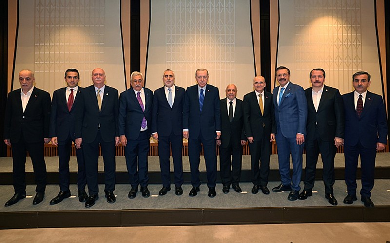 Cumhurbaşkanı Erdoğan, işçi ve işveren temsilcilerini kabul etti Cumhurbaşkanı Erdoğan, işçi ve işveren temsilcilerini kabul etti