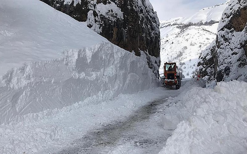 Kars, Ardahan ve Ağrı'da dondurucu soğuklar etkisini sürdürüyor Kars, Ardahan ve Ağrı'da dondurucu soğuklar etkisini sürdürüyor