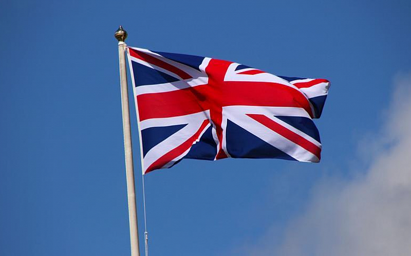 İngiltere, Vodafone'un Three UK'i 19 milyar dolara satın almasını onayladı İngiltere, Vodafone'un Three UK'i 19 milyar dolara satın almasını onayladı