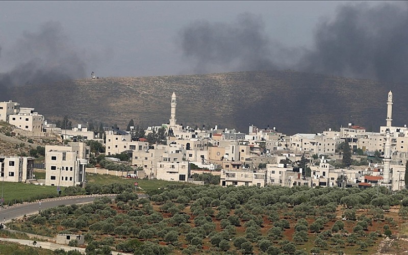 Filistinlilerin topraklarını gasbeden İsrailliler, Batı Şeria'da tarım arazisini yaktı Filistinlilerin topraklarını gasbeden İsrailliler, Batı Şeria'da tarım arazisini yaktı