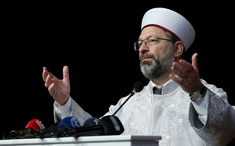 Diyanet İşleri Başkanı Ali Erbaş, öğrencilerle iftarda buluştu Diyanet İşleri Başkanı Ali Erbaş, öğrencilerle iftarda buluştu